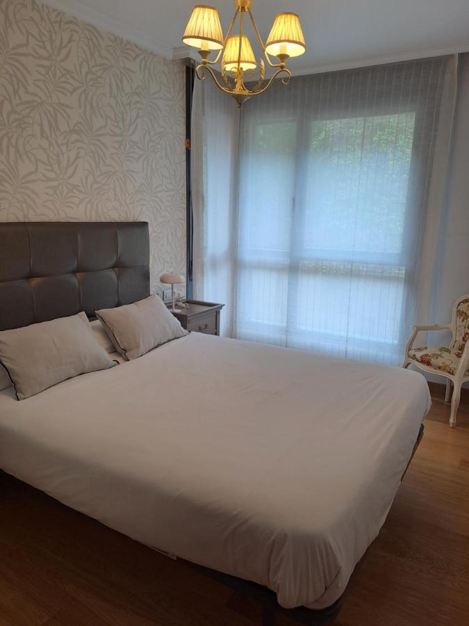 Apartamento en el centro con garaje directo. Bilbao Exterior foto