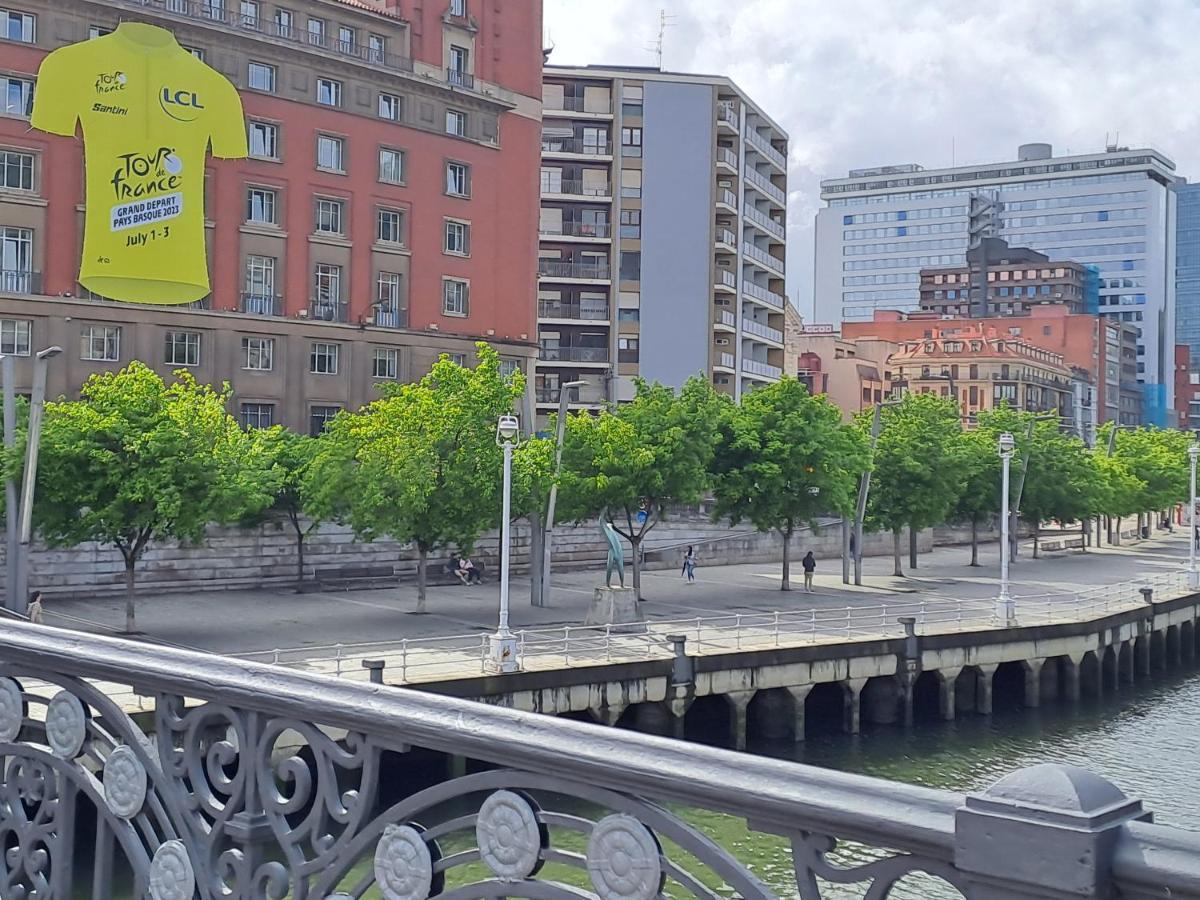 Apartamento en el centro con garaje directo. Bilbao Exterior foto